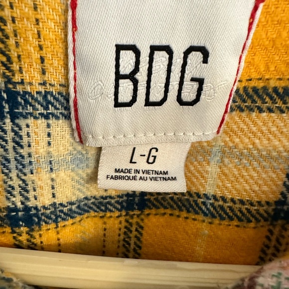 BDG Flannel oversized button down top, Size Large - Picture 3 of 3